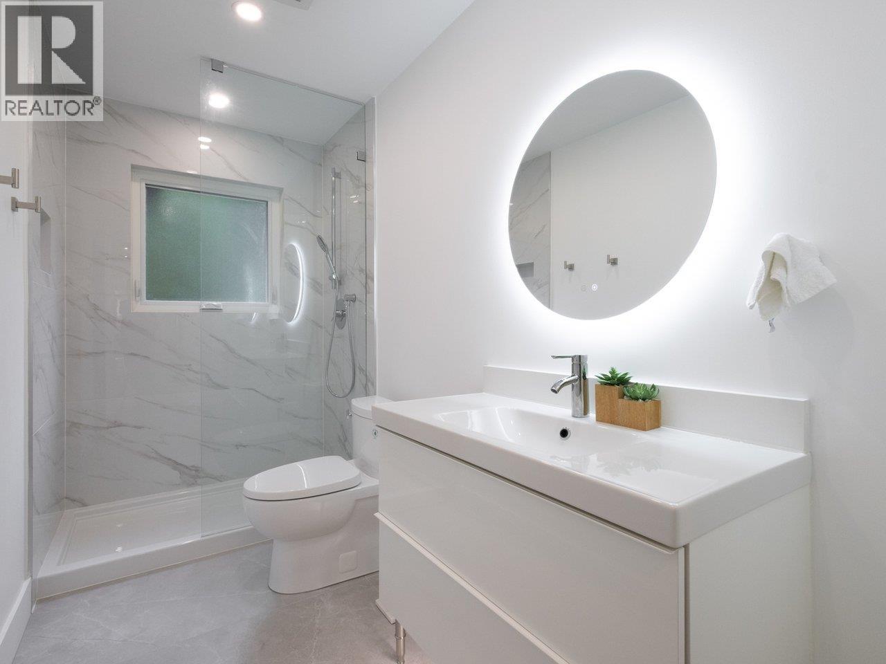 4283 CAPILANO ROAD, North Vancouver