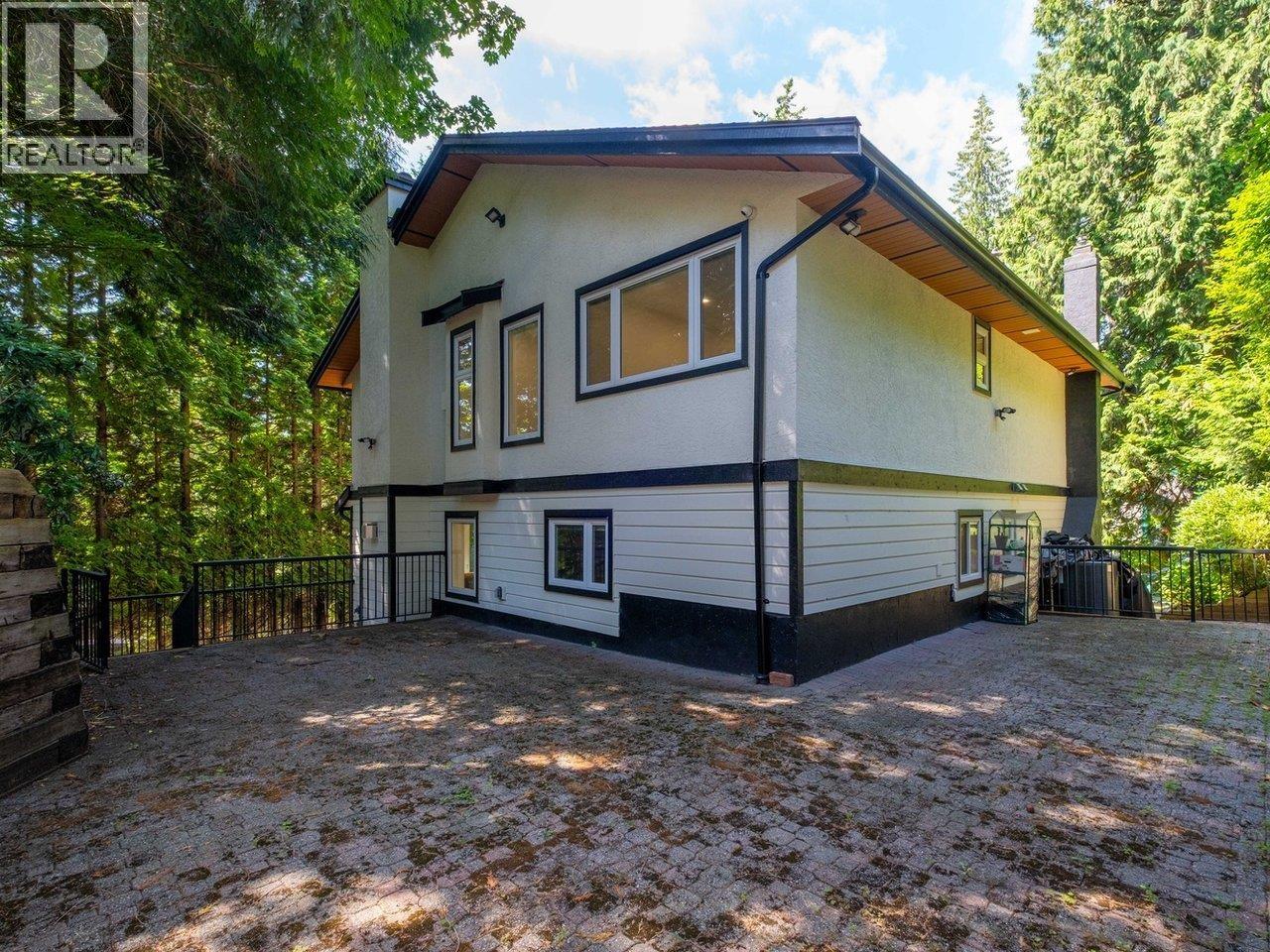 4283 CAPILANO ROAD, North Vancouver