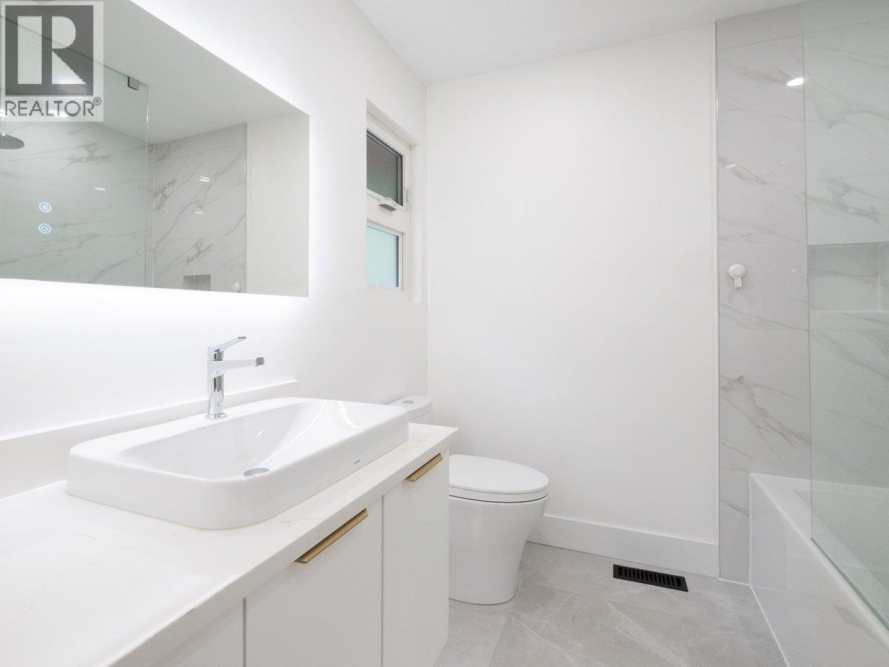 4283 CAPILANO ROAD, North Vancouver