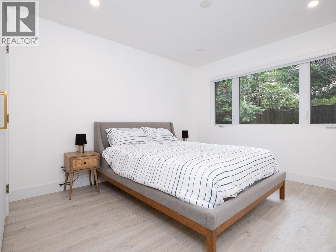 4283 CAPILANO ROAD, North Vancouver