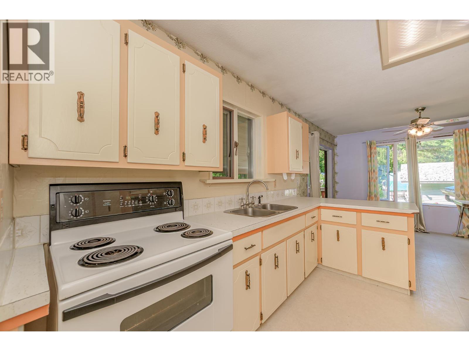 1825 Stepp Pit Road, Sicamous