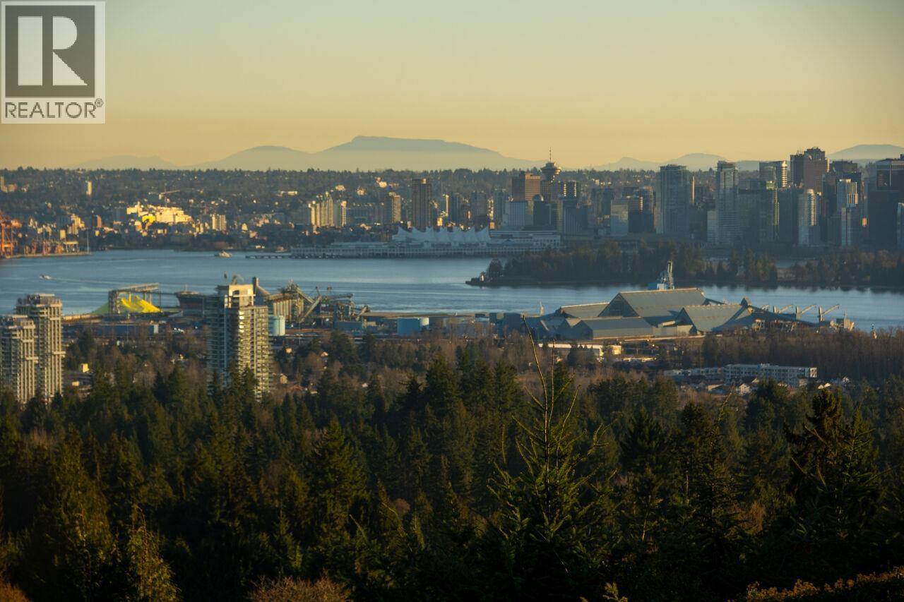 Photo 34 of 735 Fairmile Road, West Vancouver BC