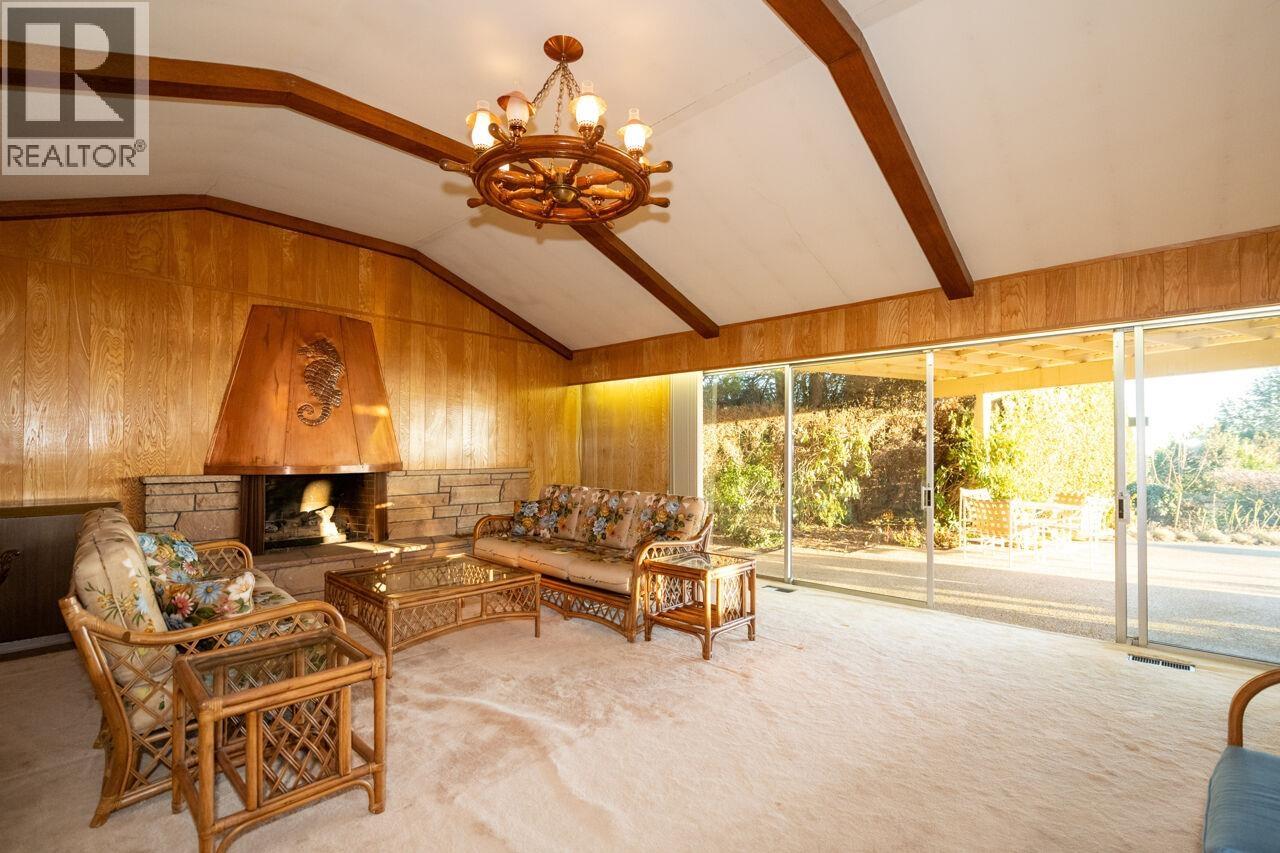 Photo 8 of 735 Fairmile Road, West Vancouver BC