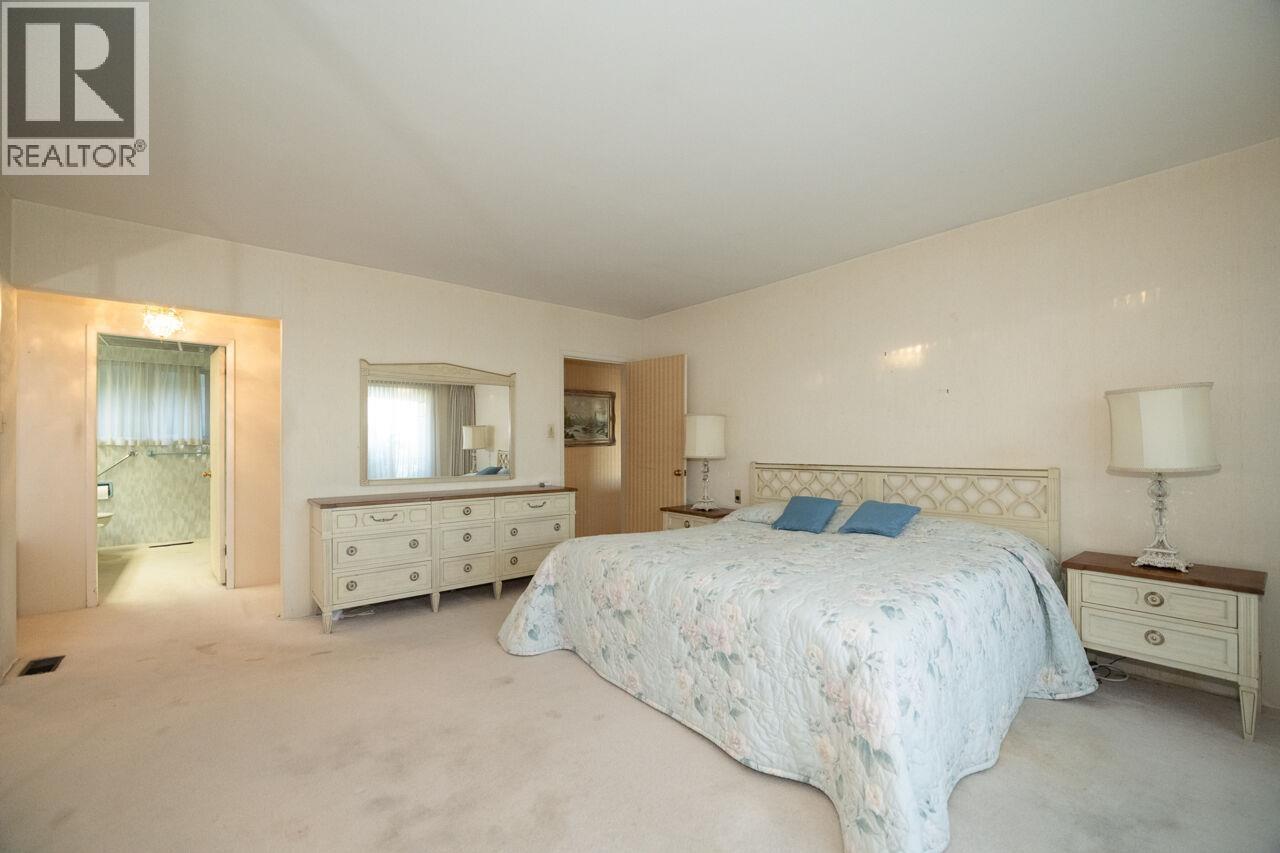 Photo 18 of 735 Fairmile Road, West Vancouver BC