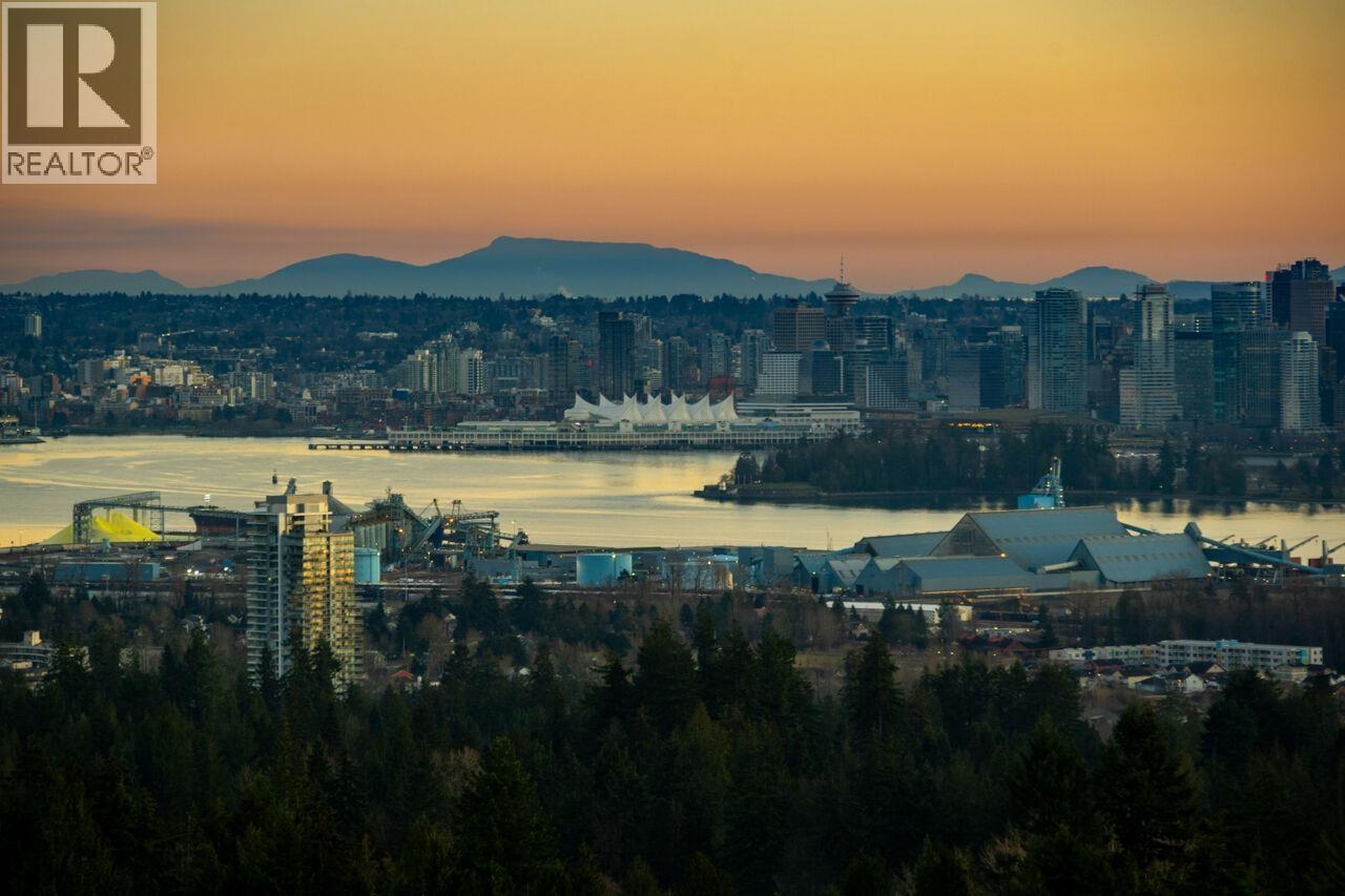 Photo 4 of 735 Fairmile Road, West Vancouver BC