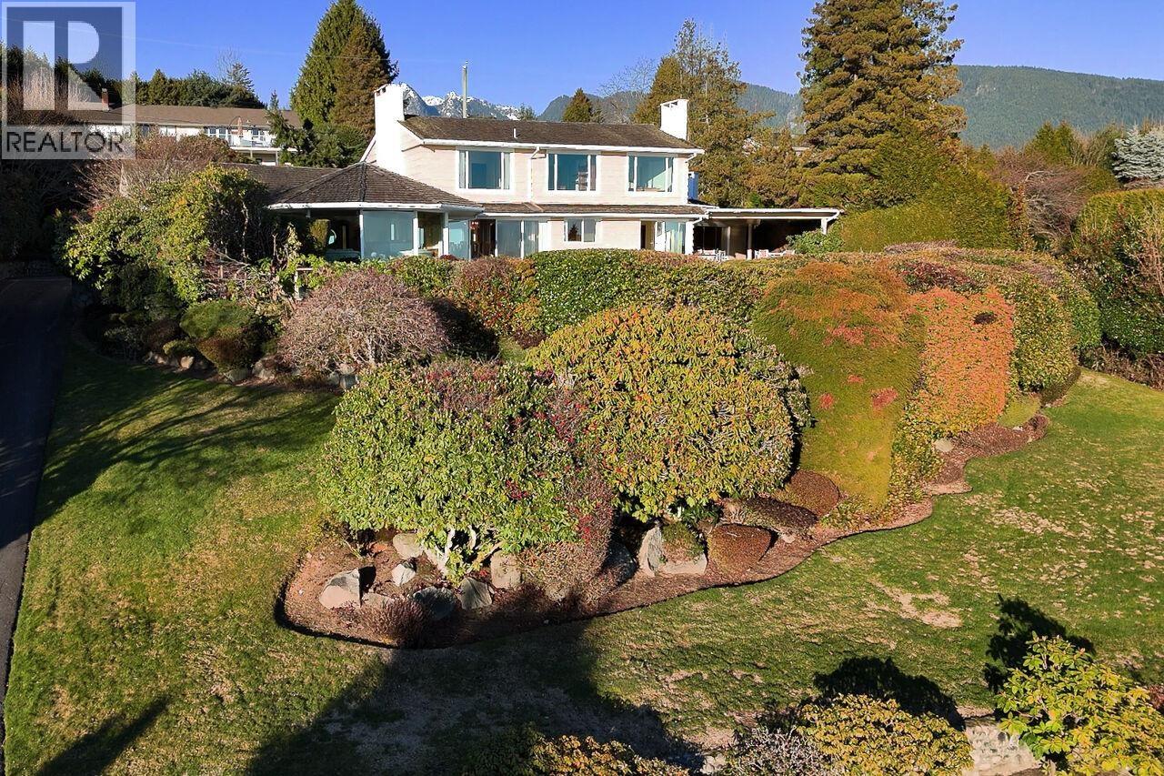 Photo 23 of 735 Fairmile Road, West Vancouver BC