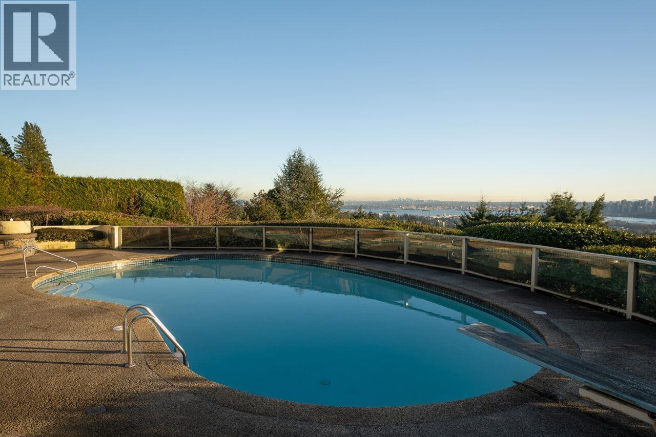 Photo 32 of 735 Fairmile Road, West Vancouver BC