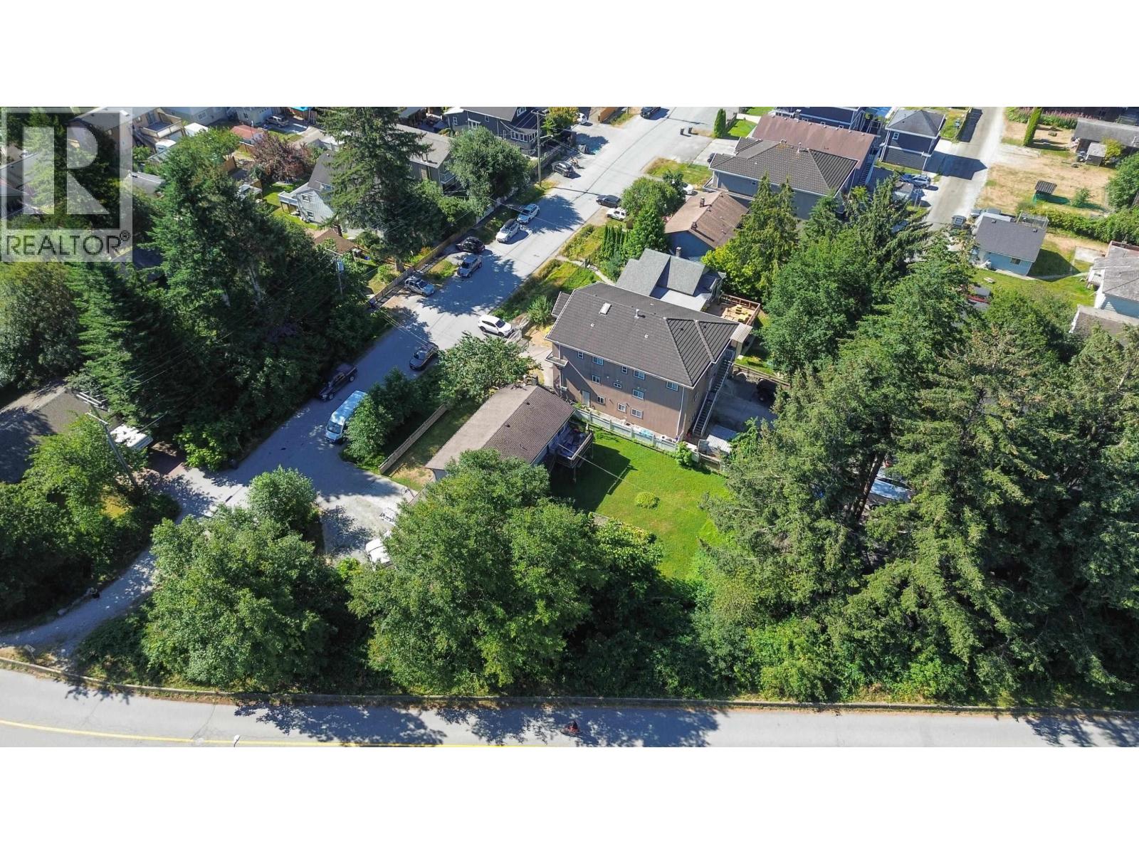 Photo 11 of 38069 Fifth Avenue, Squamish BC