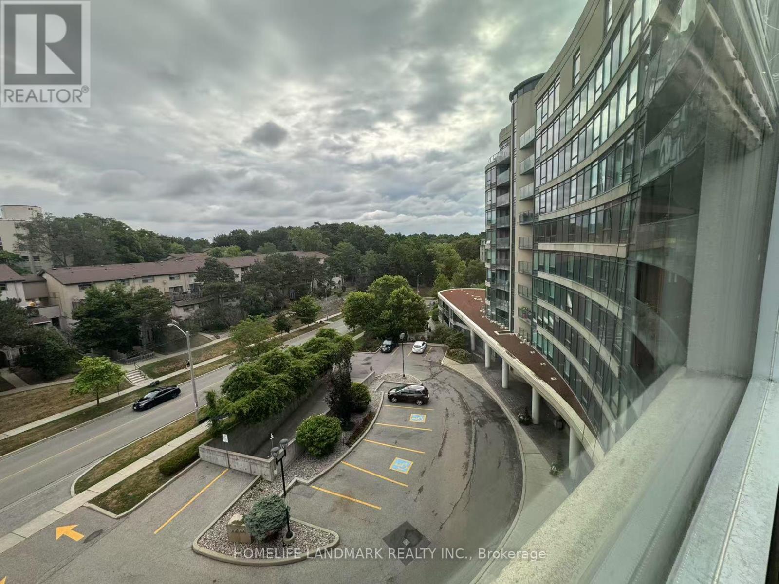Photo 14 of 1002 18 Valley Woods Road, Toronto ON
