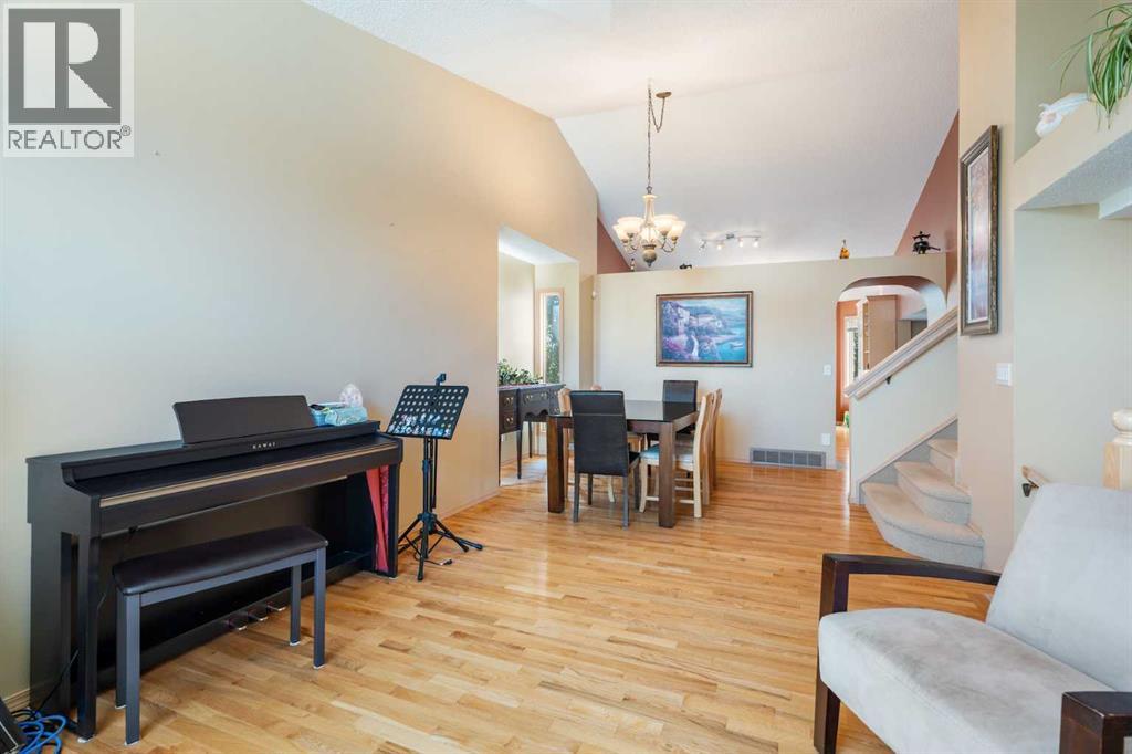 Photo 39 of 113 Sierra Vista Terrace Sw, Calgary AB