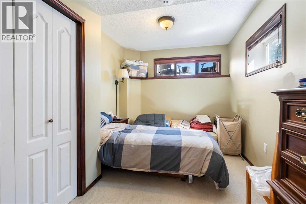 Photo 10 of 113 Sierra Vista Terrace Sw, Calgary AB