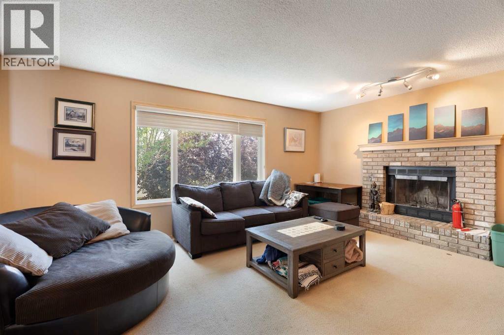Photo 11 of 113 Sierra Vista Terrace Sw, Calgary AB