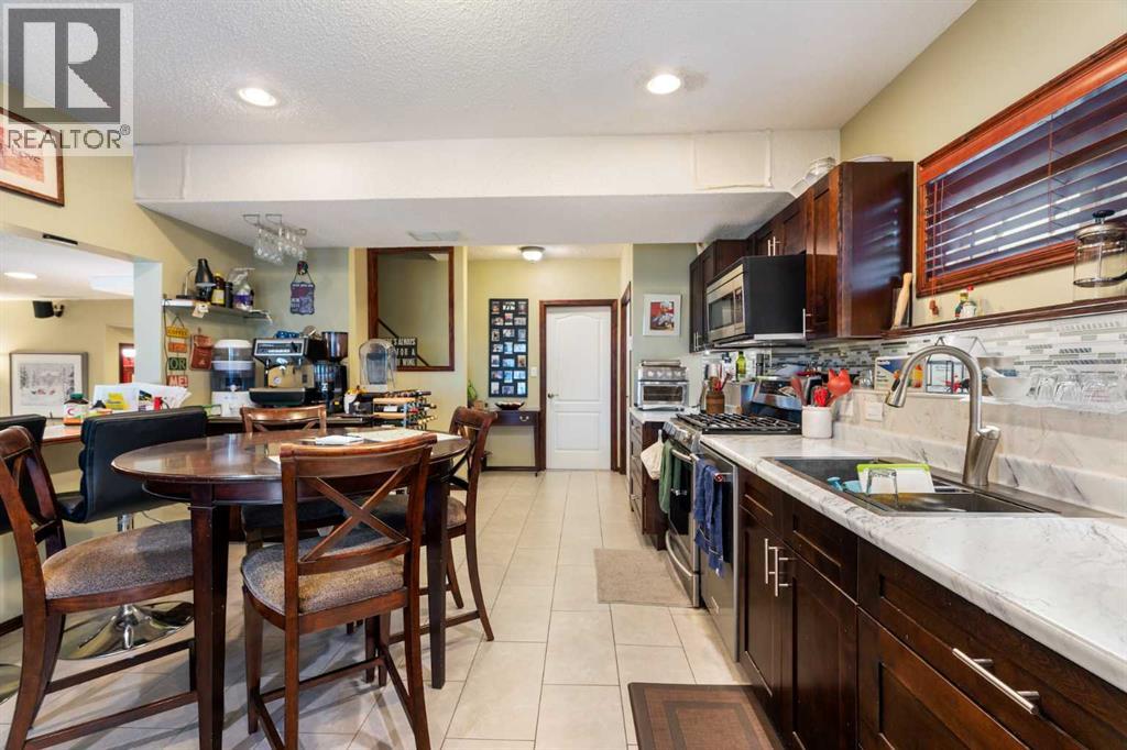 Photo 7 of 113 Sierra Vista Terrace Sw, Calgary AB