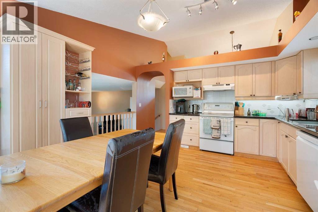 Photo 40 of 113 Sierra Vista Terrace Sw, Calgary AB