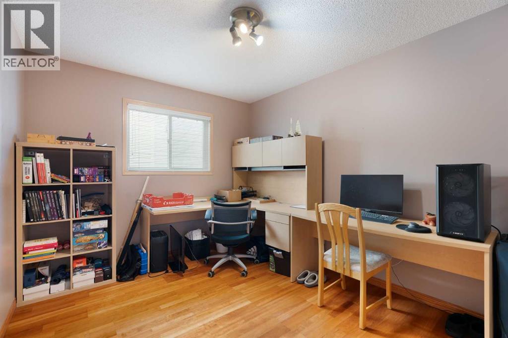 Photo 4 of 113 Sierra Vista Terrace Sw, Calgary AB