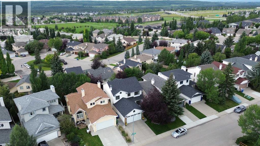 Photo 2 of 113 Sierra Vista Terrace Sw, Calgary AB