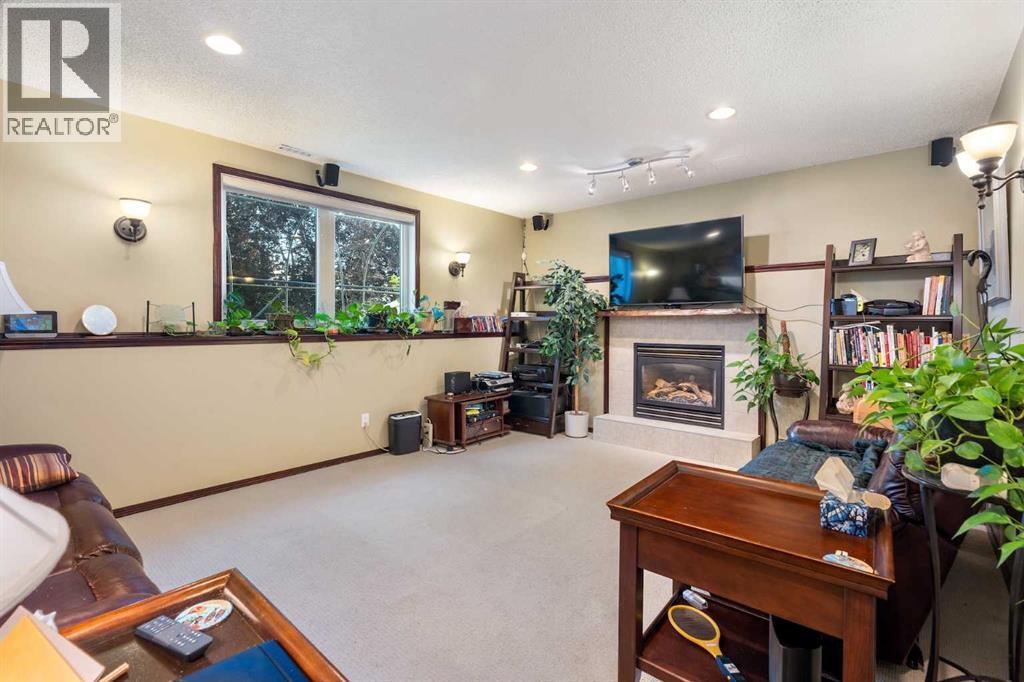 Photo 24 of 113 Sierra Vista Terrace Sw, Calgary AB