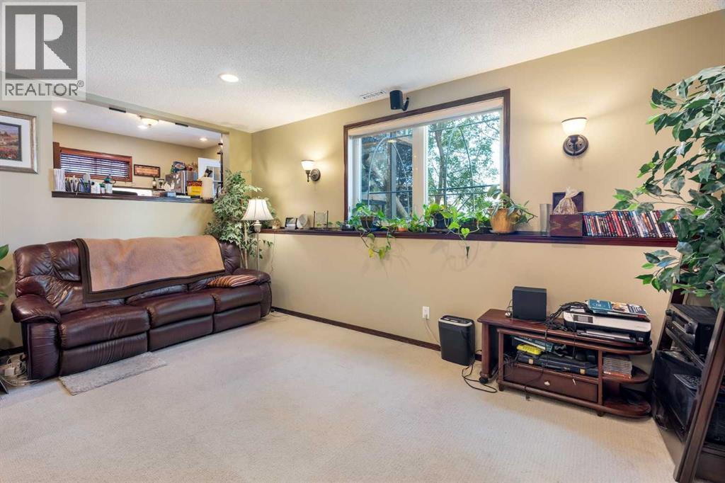 Photo 38 of 113 Sierra Vista Terrace Sw, Calgary AB
