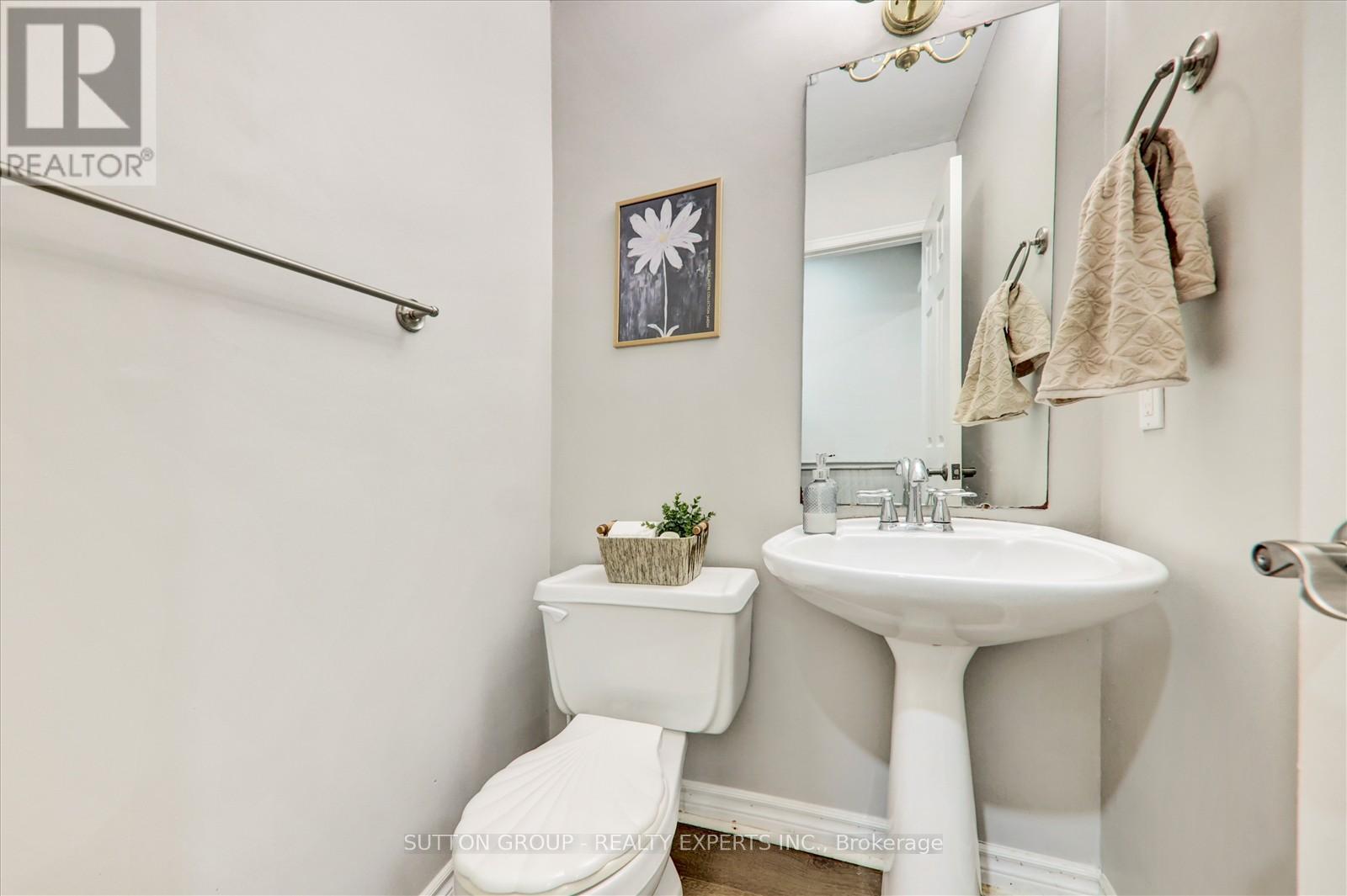 Photo 18 of 16 Candler Court, Clarington ON