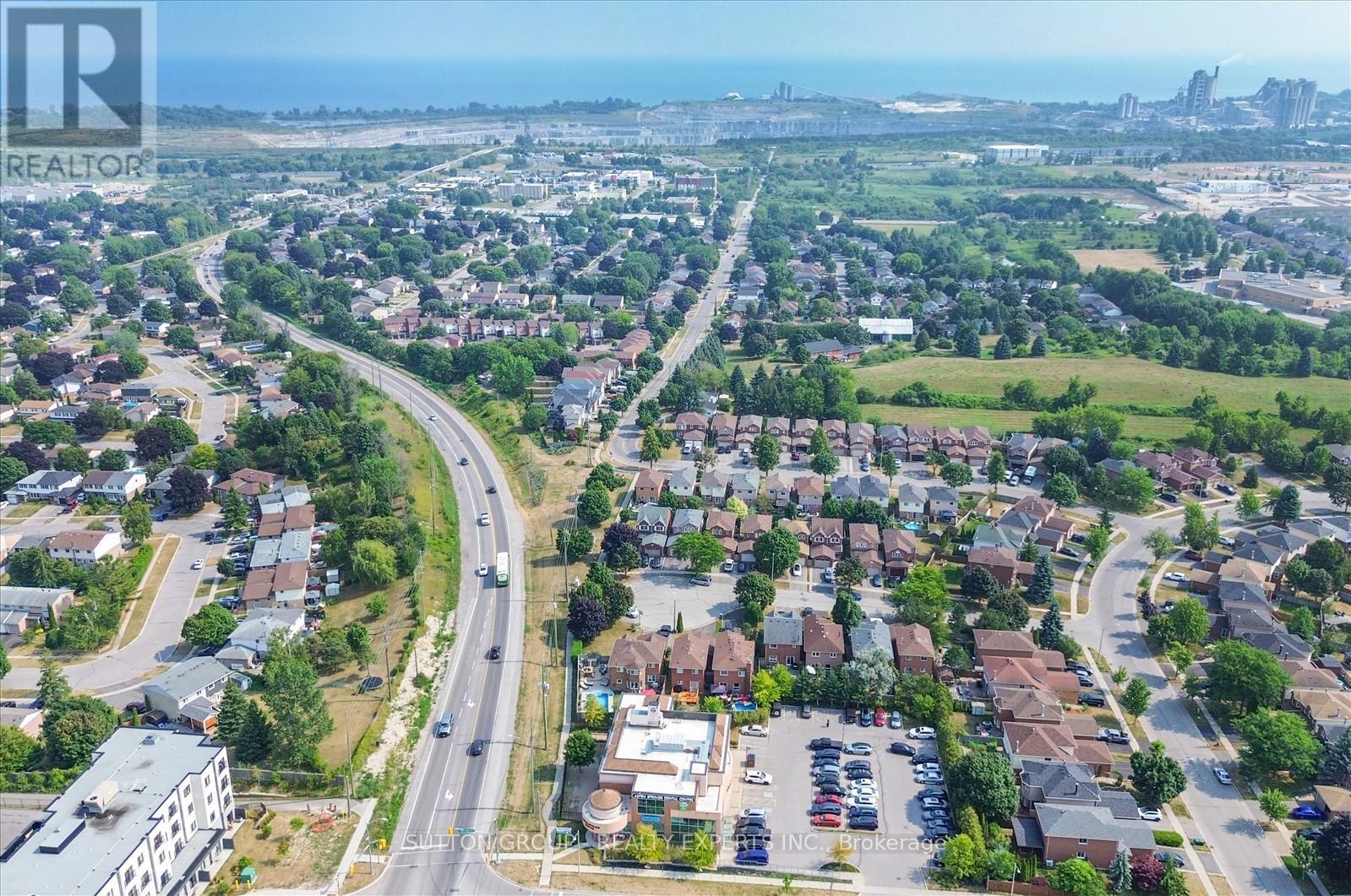 Photo 1 of 16 Candler Court, Clarington ON
