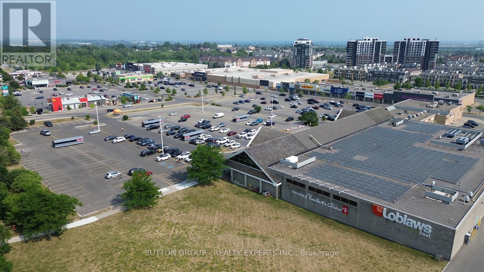 Photo 14 of 16 Candler Court, Clarington ON