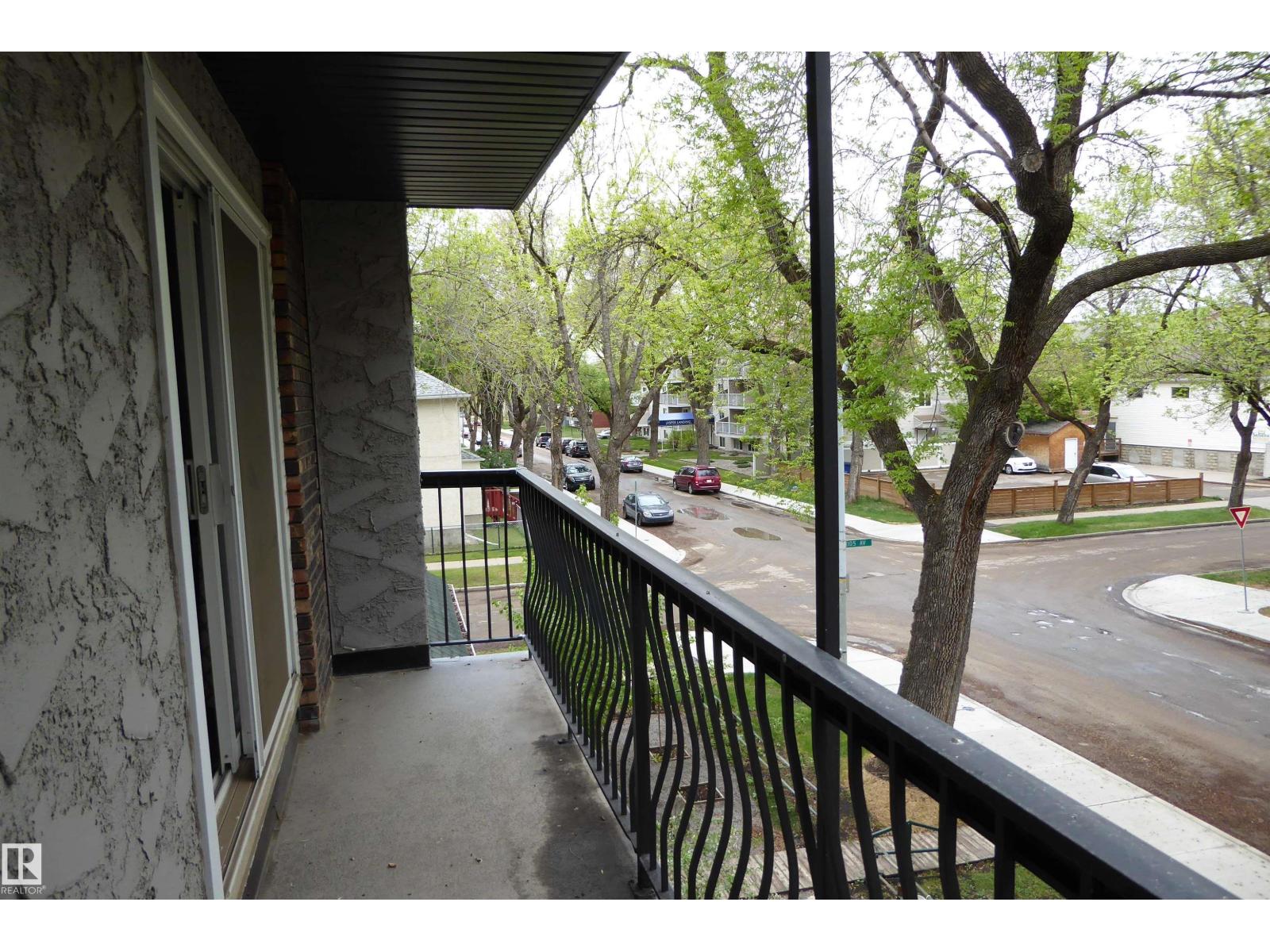 Photo 15 of 305 10420 93 St Nw Nw, Edmonton AB
