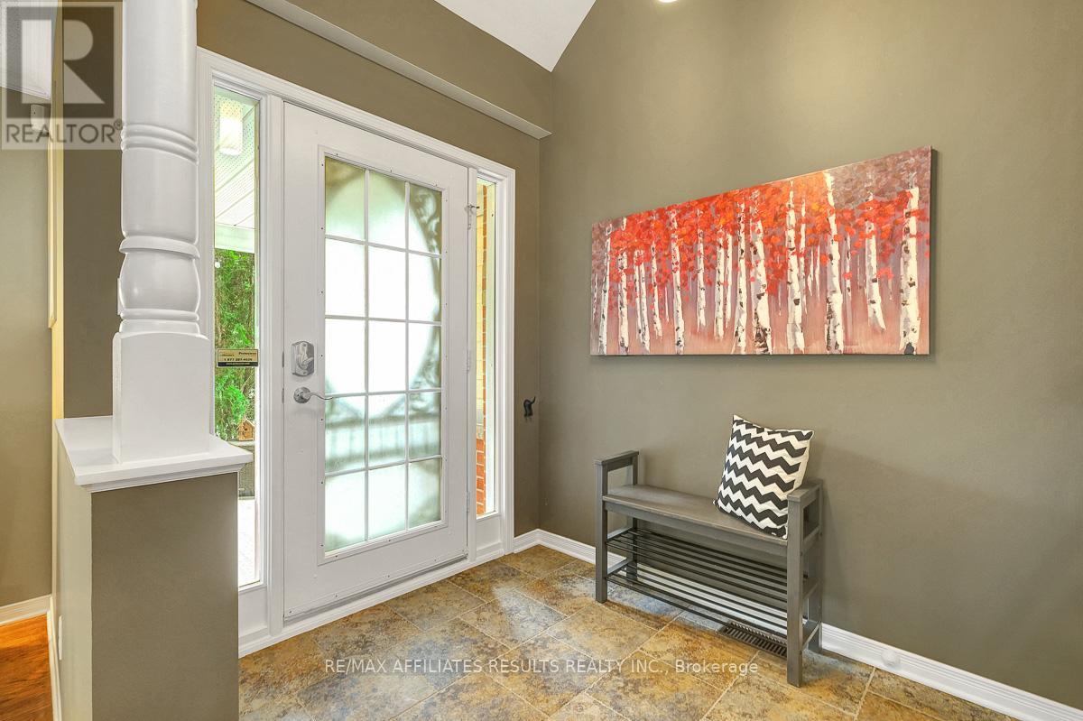 Photo 14 of 35 Crantham Crescent, Ottawa ON