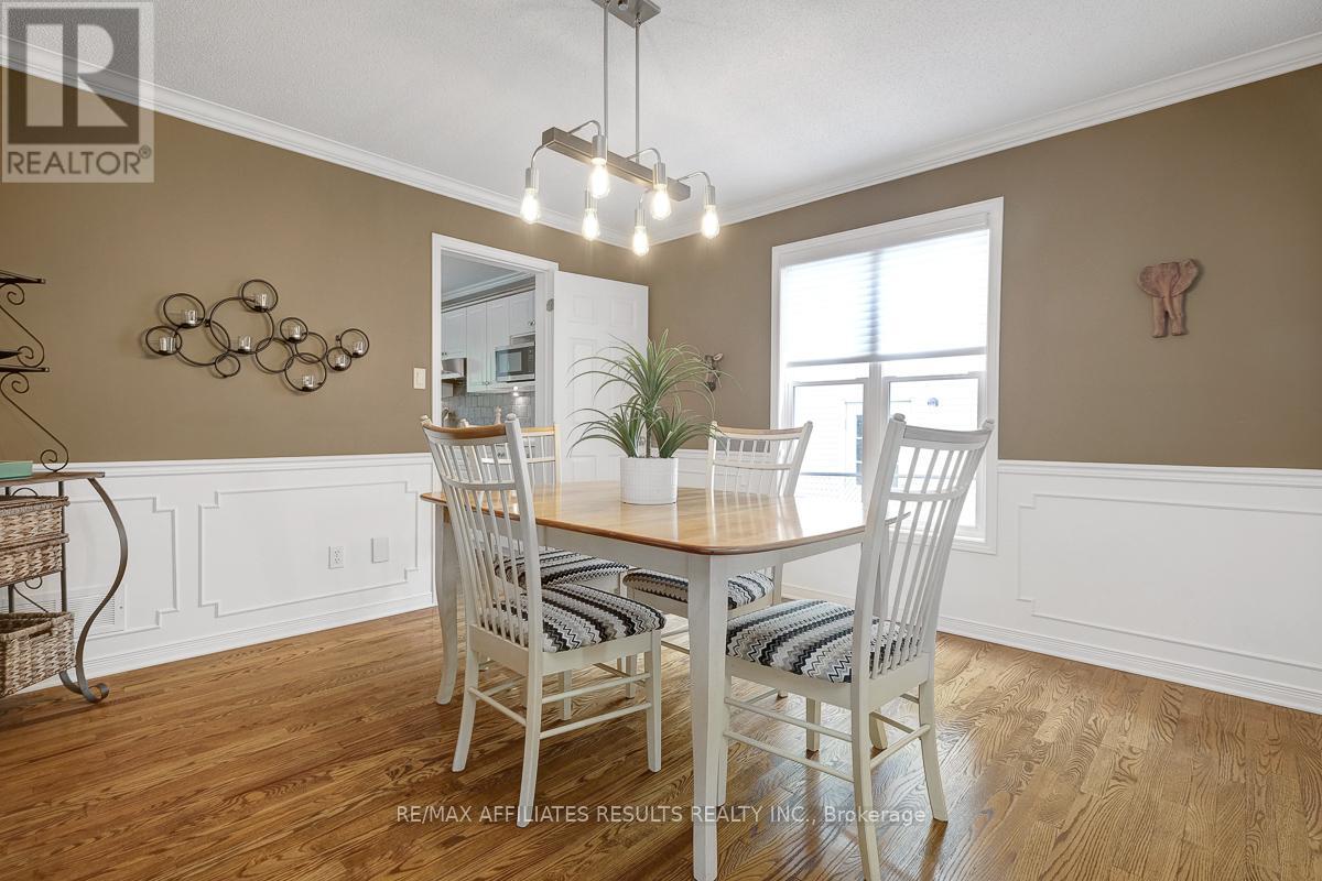 Photo 8 of 35 Crantham Crescent, Ottawa ON