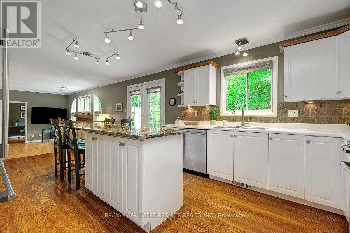 Photo 16 of 35 Crantham Crescent, Ottawa ON