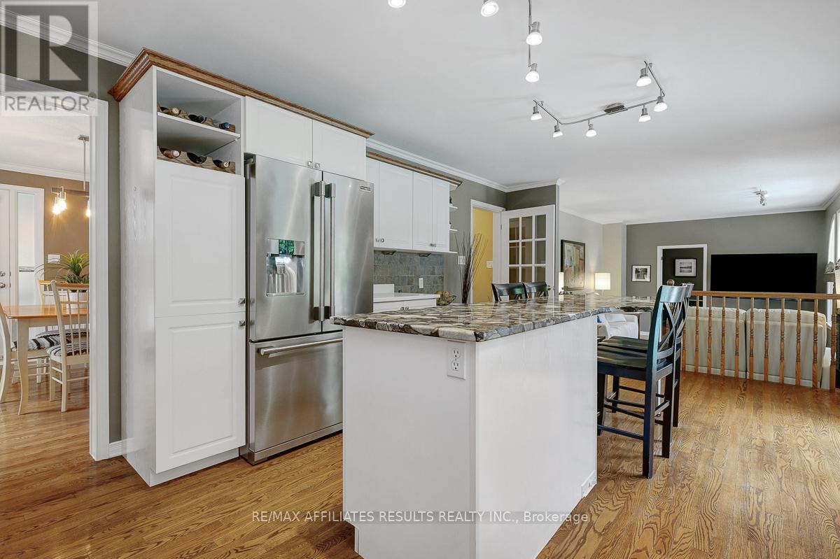 Photo 29 of 35 Crantham Crescent, Ottawa ON