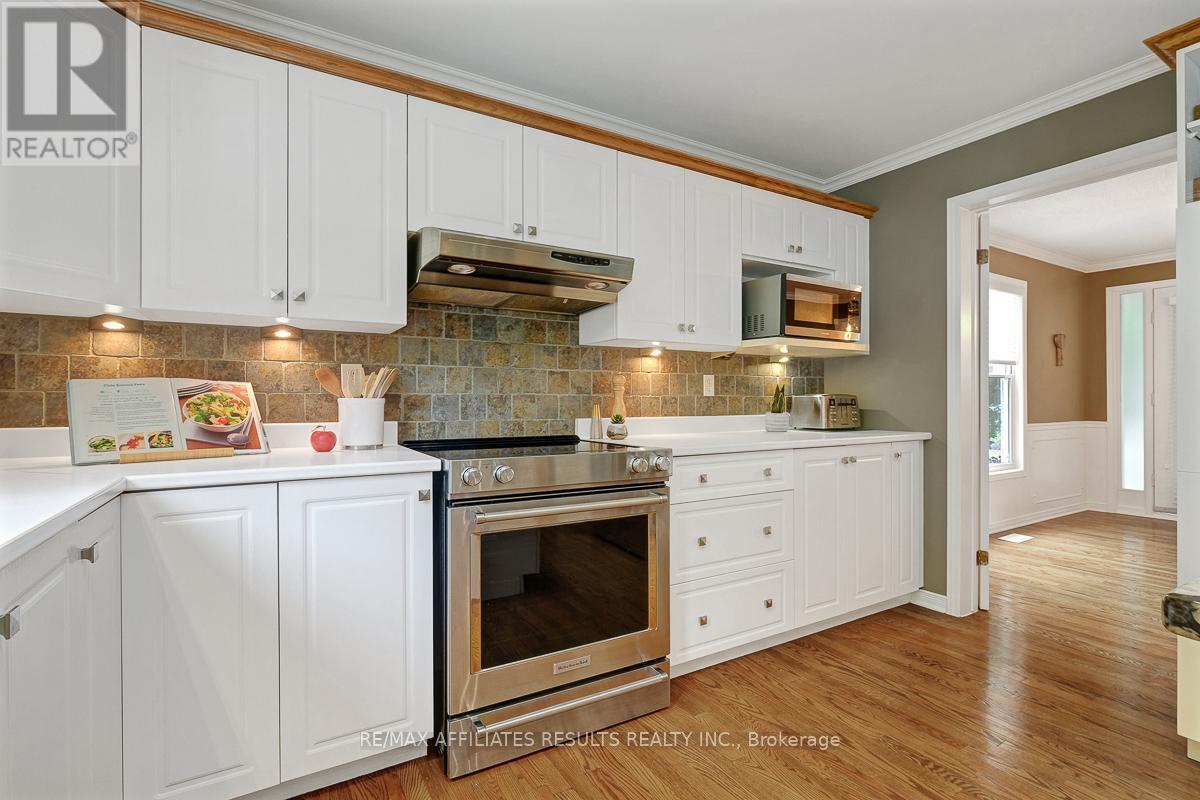Photo 23 of 35 Crantham Crescent, Ottawa ON