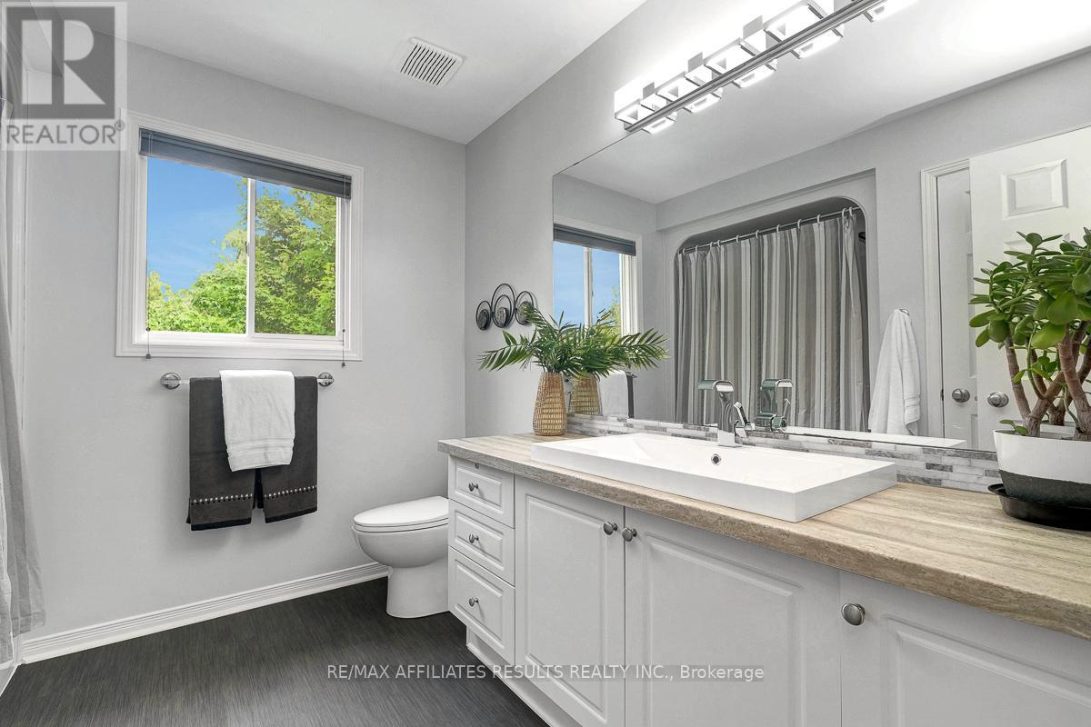 Photo 41 of 35 Crantham Crescent, Ottawa ON