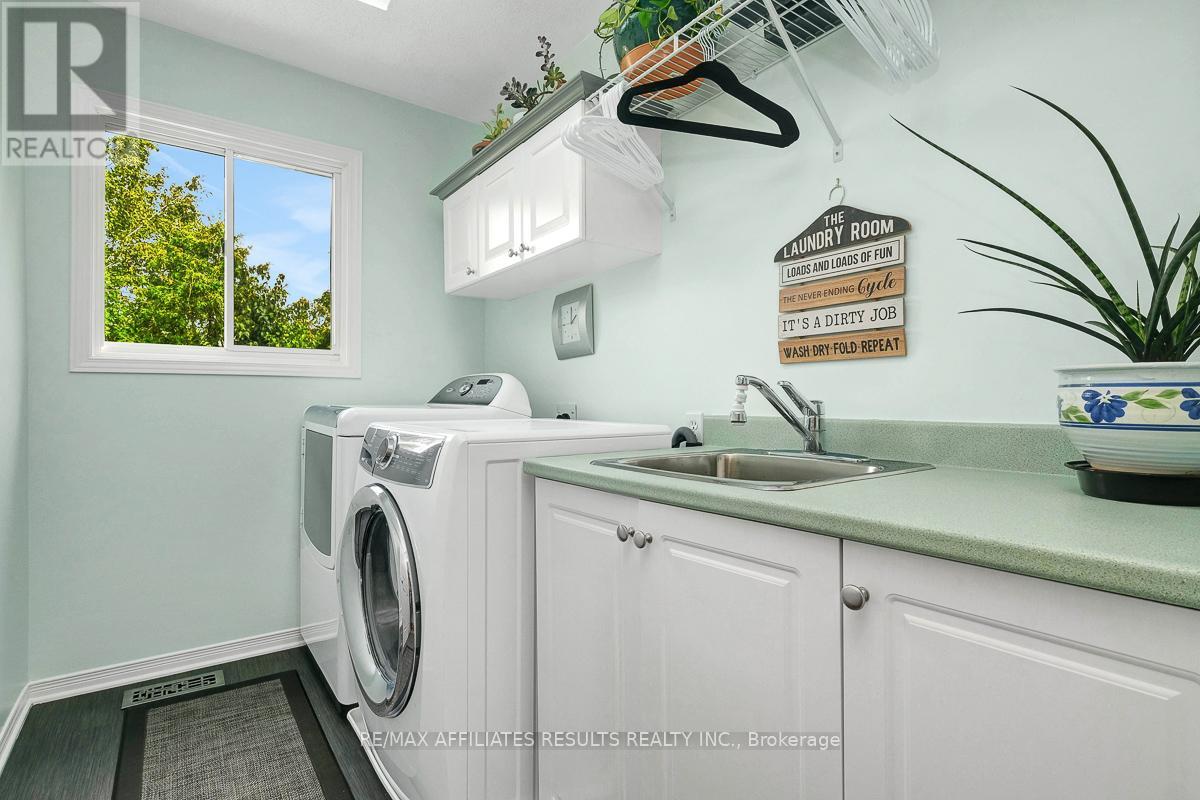 Photo 30 of 35 Crantham Crescent, Ottawa ON
