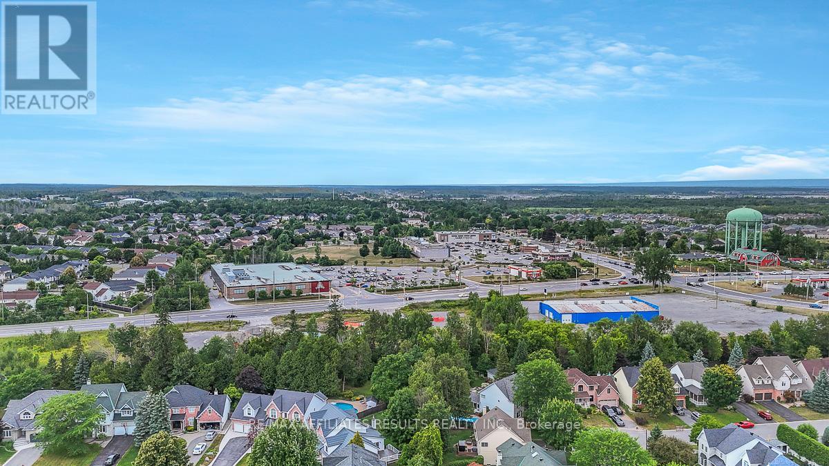 Photo 19 of 35 Crantham Crescent, Ottawa ON