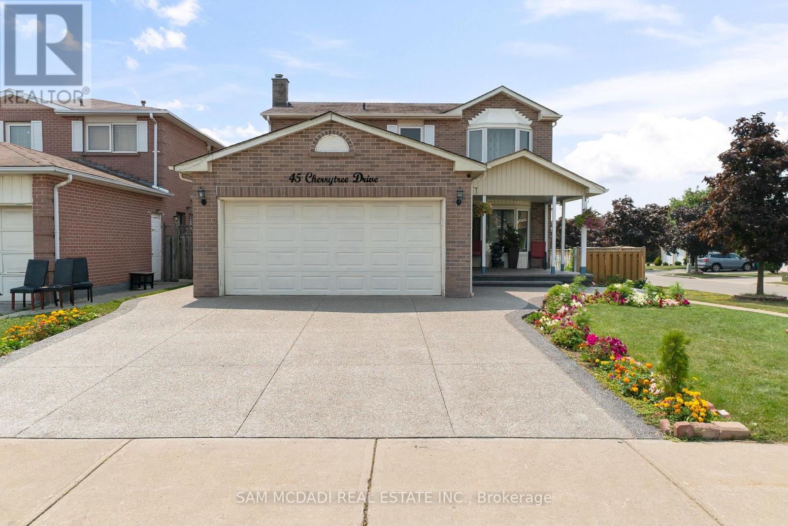 Photo 36 of 45 Cherrytree Drive, Brampton ON