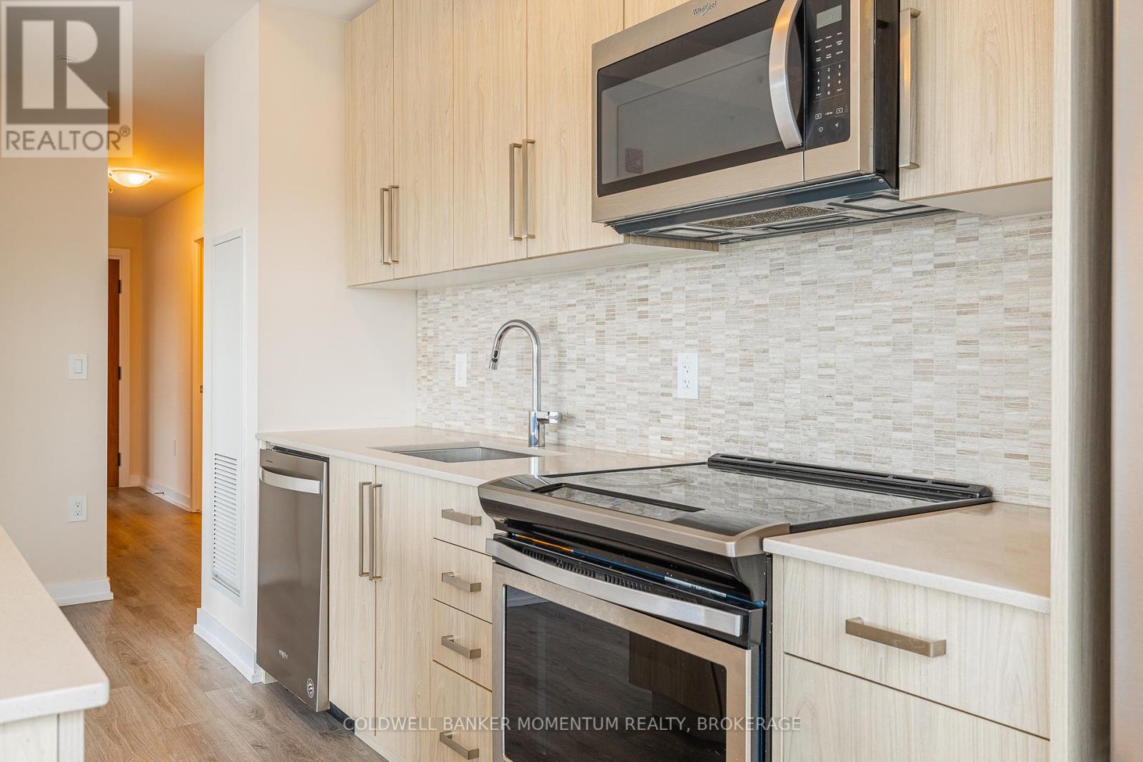 Photo 13 of 416 121 Highway 8, Hamilton ON
