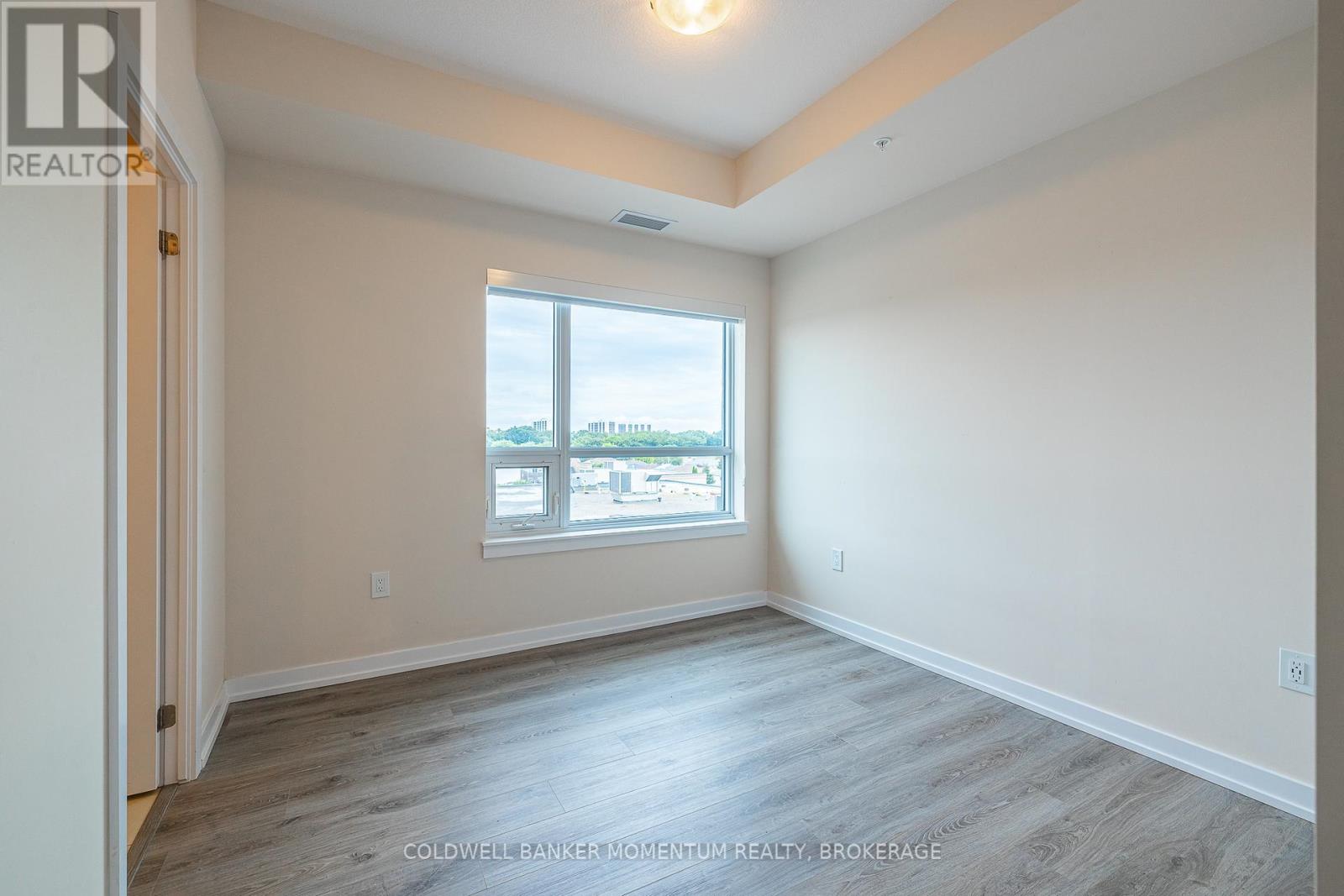 Photo 16 of 416 121 Highway 8, Hamilton ON