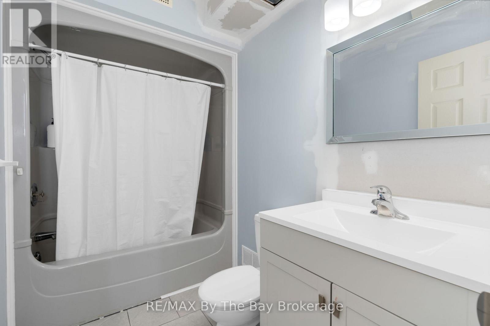 Photo 8 of 35 Northwood Drive, Wasaga Beach ON