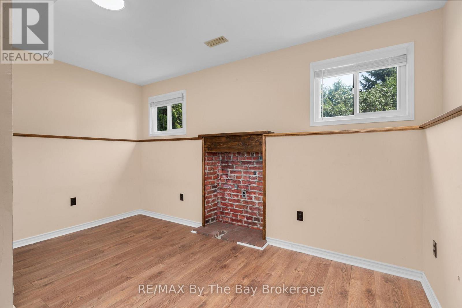 Photo 19 of 35 Northwood Drive, Wasaga Beach ON
