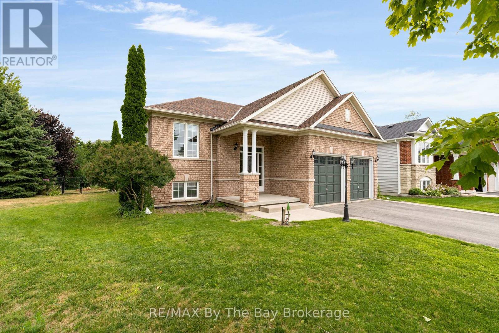 Photo 4 of 35 Northwood Drive, Wasaga Beach ON
