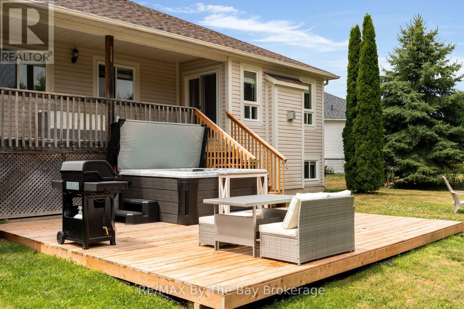 Photo 22 of 35 Northwood Drive, Wasaga Beach ON