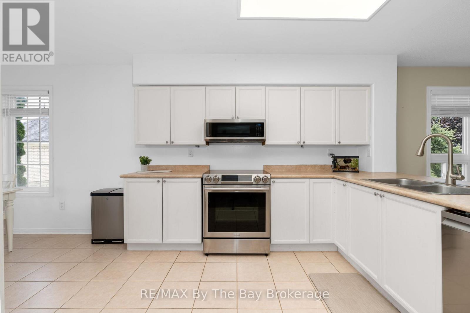 Photo 16 of 35 Northwood Drive, Wasaga Beach ON