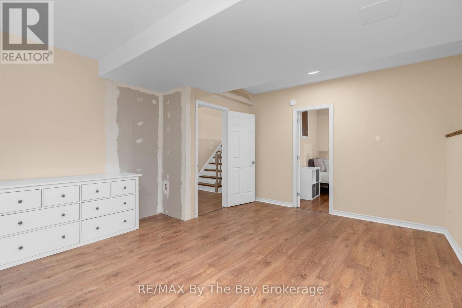 Photo 10 of 35 Northwood Drive, Wasaga Beach ON