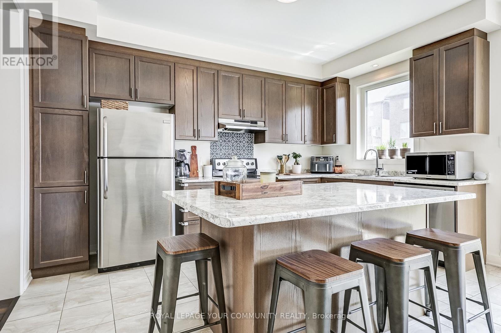 Photo 36 of 136 Casserley Crescent, New Tecumseth ON