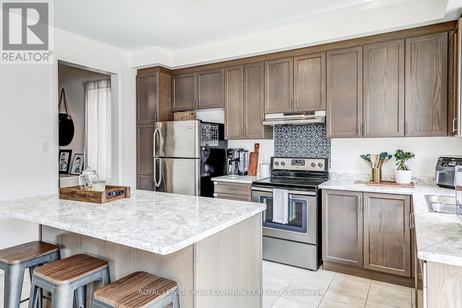 Photo 29 of 136 Casserley Crescent, New Tecumseth ON