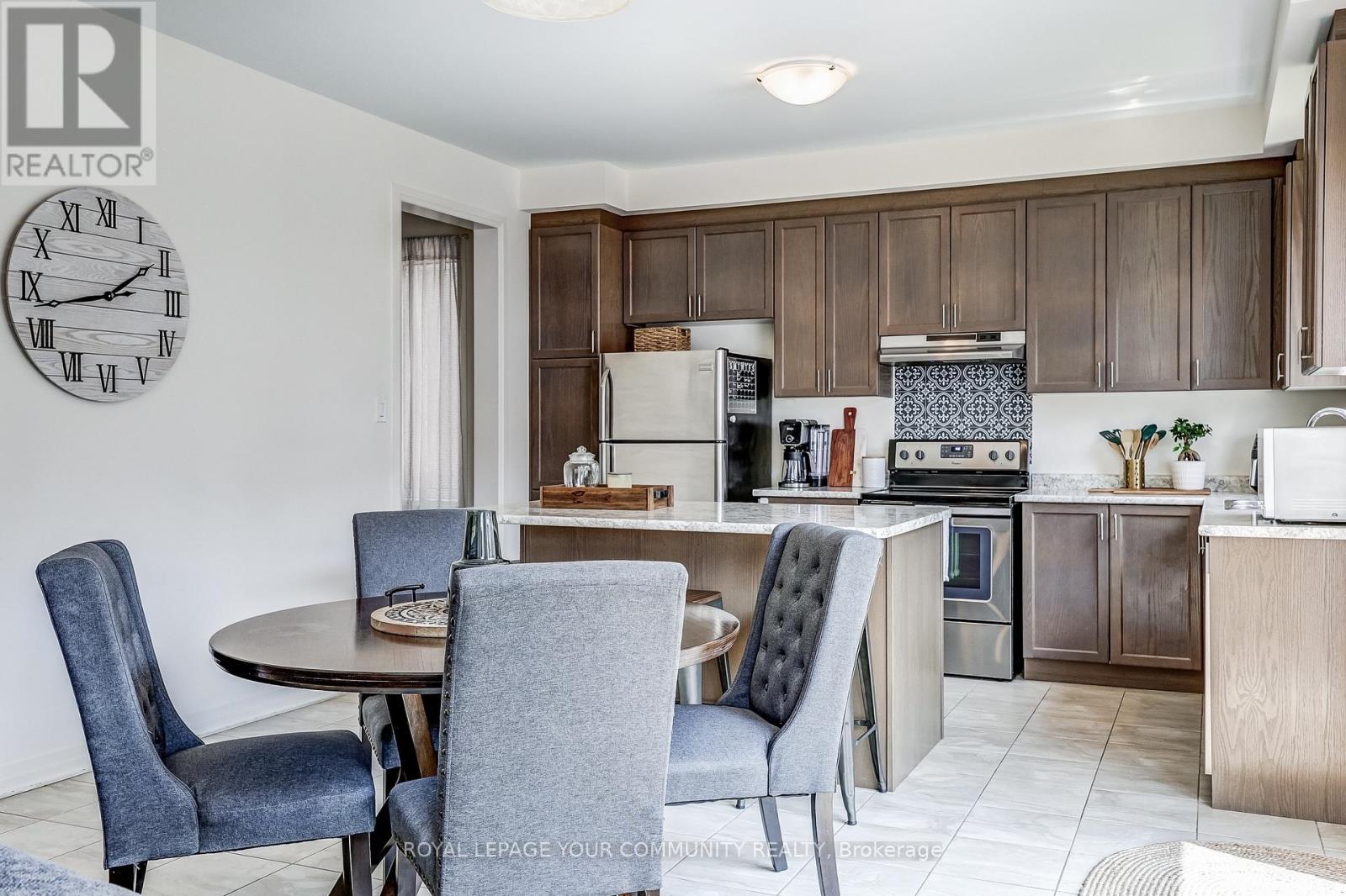 Photo 6 of 136 Casserley Crescent, New Tecumseth ON
