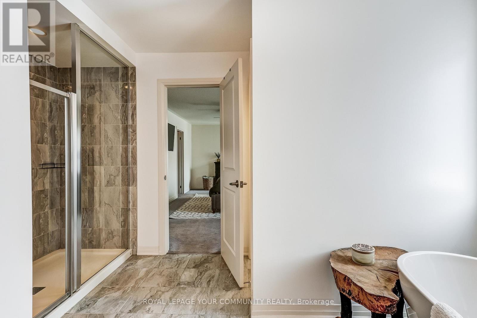 Photo 23 of 136 Casserley Crescent, New Tecumseth ON