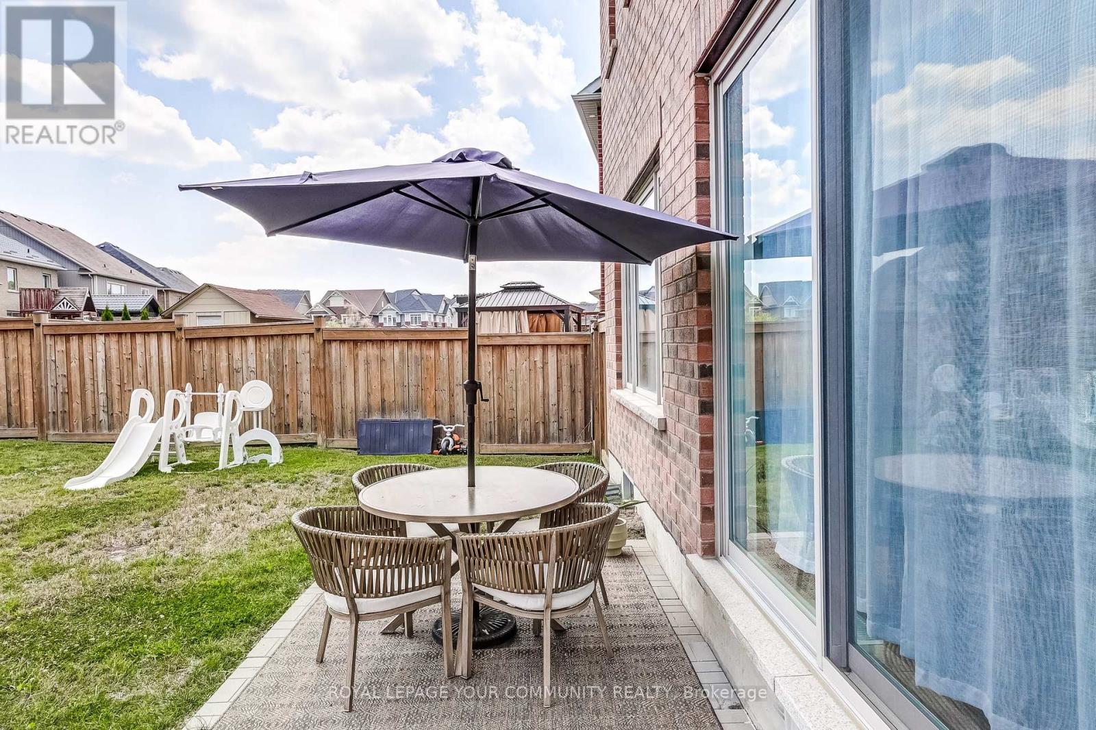 Photo 11 of 136 Casserley Crescent, New Tecumseth ON