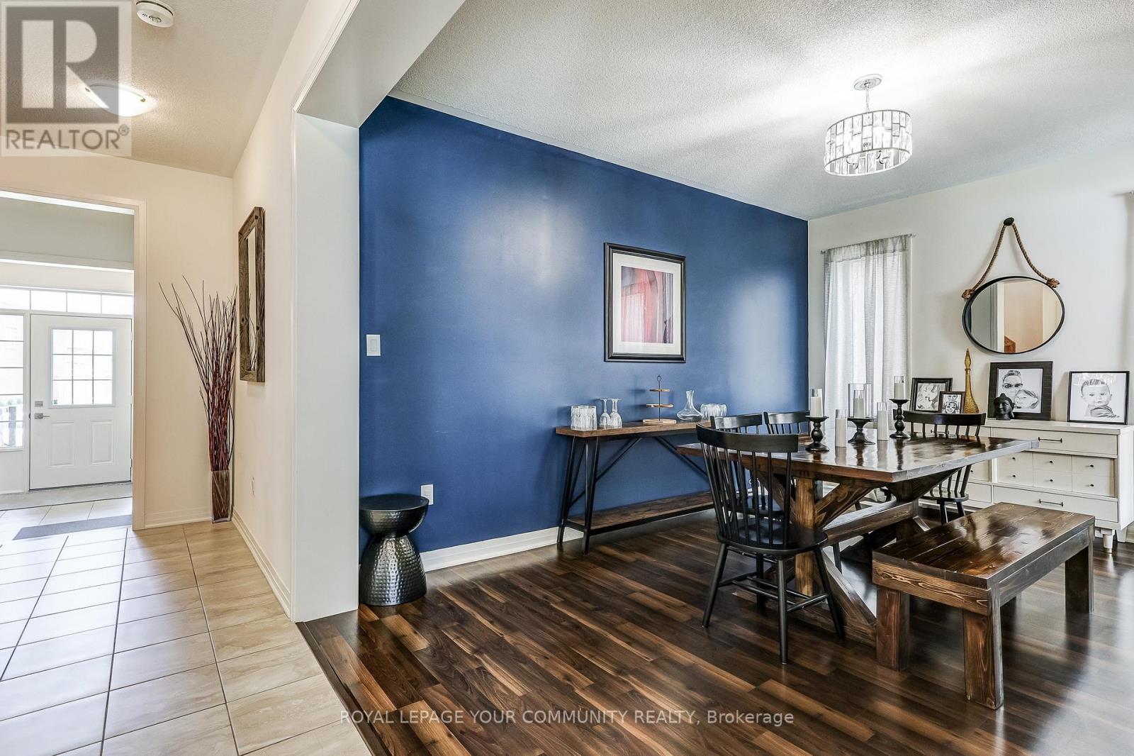 Photo 3 of 136 Casserley Crescent, New Tecumseth ON