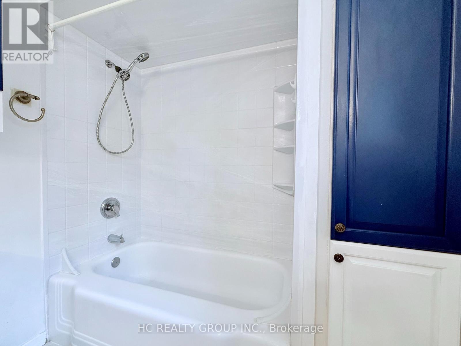 Photo 8 of 328 Andrew Street, Newmarket ON
